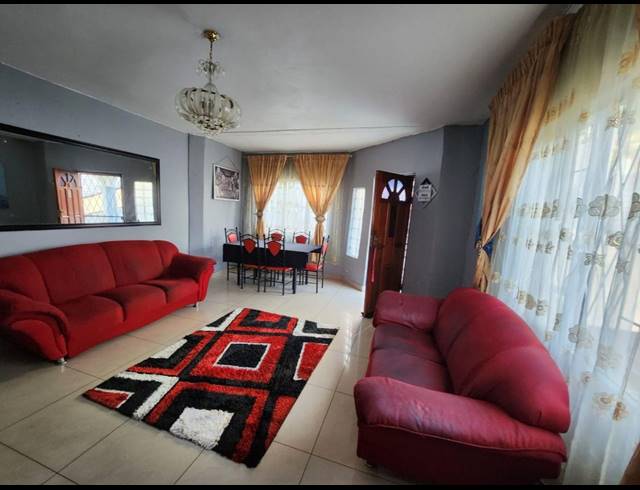 5 BEDROOM HOUSE FOR SALE IN MONTFORD